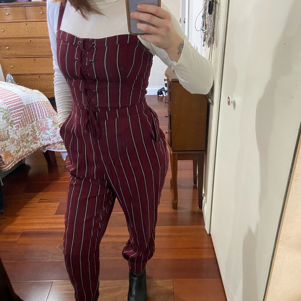 One piece. - Picture 3 of 3
